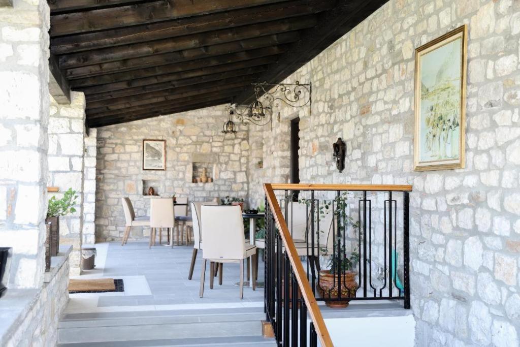 Villa Oda Tomori Berat Exteriör bild