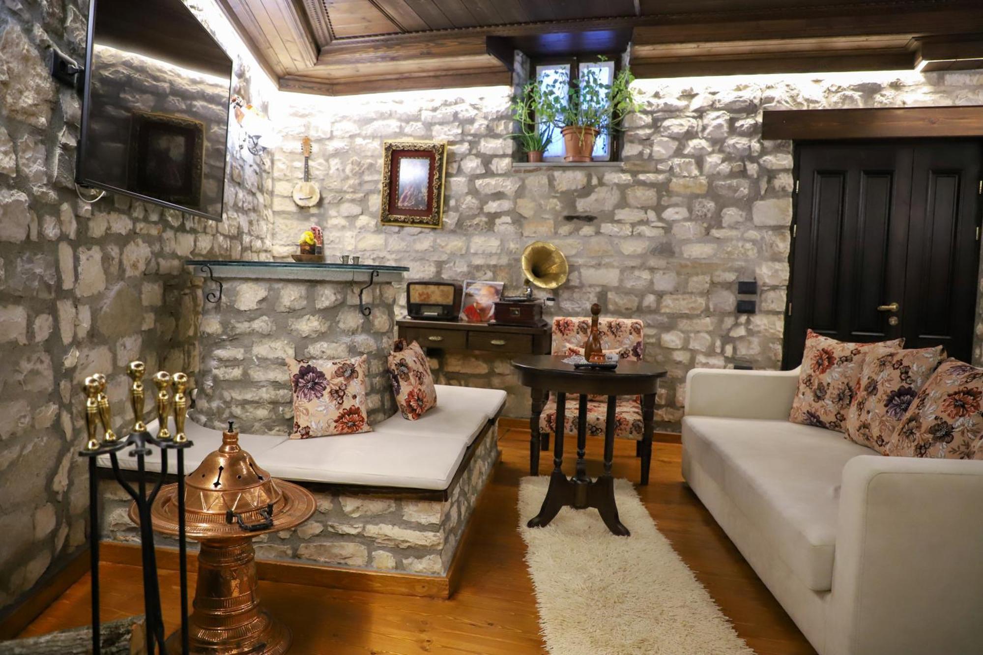 Villa Oda Tomori Berat Exteriör bild